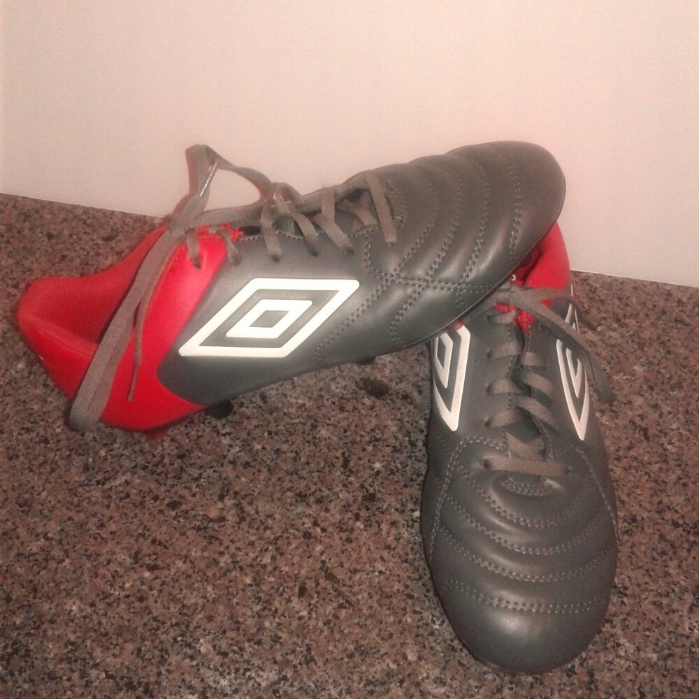 Umbro Mens Classico Xi Fg Soccer Cleat